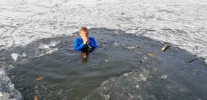 Eisbaden im Otto-Maigler-See