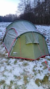 High Peak Sparrow im Schnee