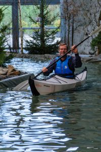 E-tumleH in einem Oru Kayak